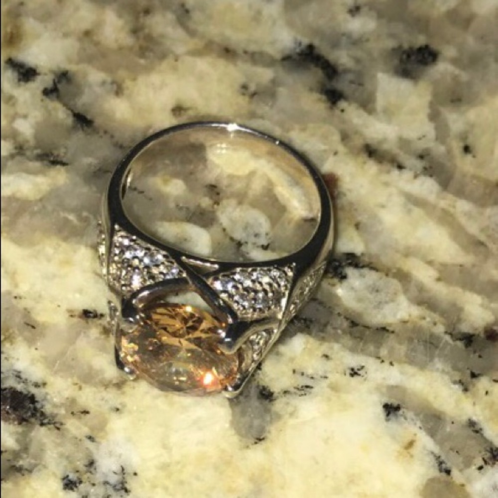 Costume ring - Picture 5 of 5